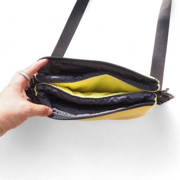 Simply Vera Vera Wang Geo Quilted Crossbody Bag "Quilted Green Believer" - Picture 6 of 10